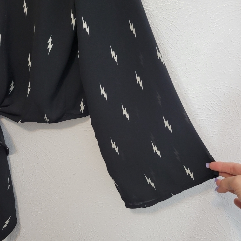 Buddy Love Lighting Front Tie Blouse  Black and White Women's Size XSmal - Picture 4 of 8
